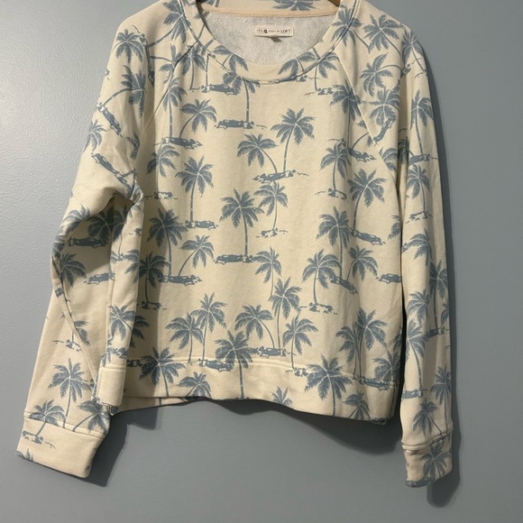 2 piece crop sweatshirt and shorts in size large. - Picture 10 of 12